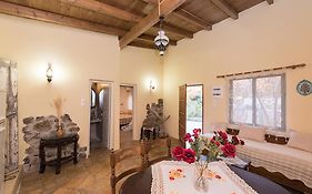 Villa Argo, Feakia